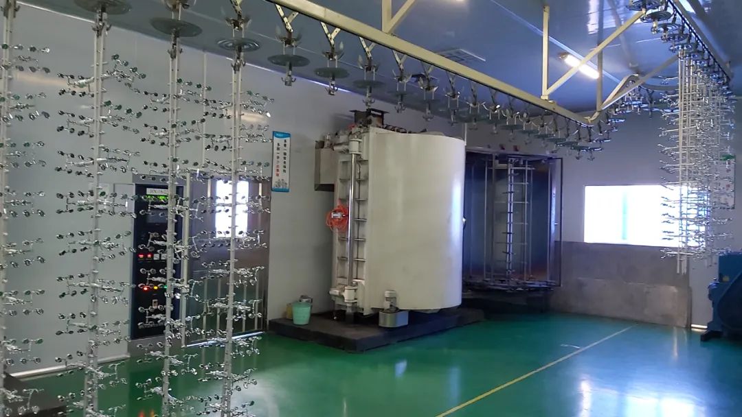 真空镀膜工艺冷却控温,该选择什么样的冷水机?(图1) 111.jpeg