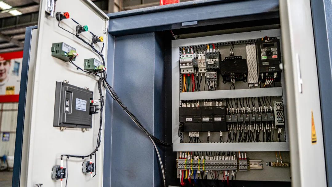 什么是油温机?油温机的产品特点是什么呢?(图2) 22.jpg