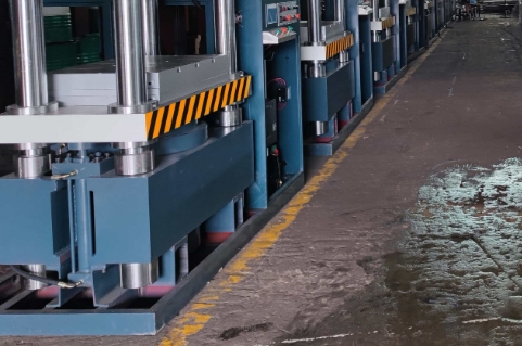 碳纤维热压成型用模温机,助力碳纤维制造行业新突破(图1) 截图20230718141658.jpg